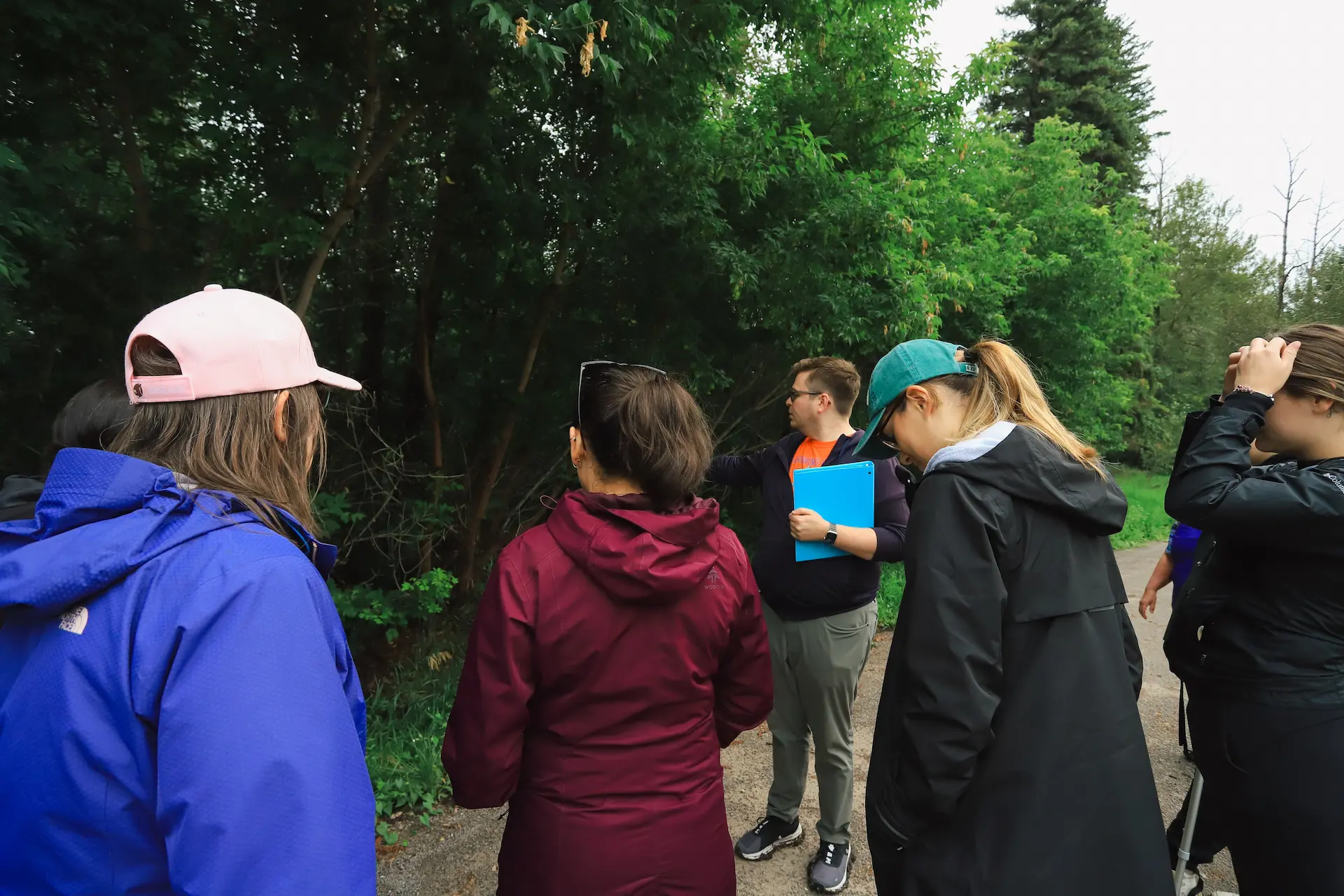 Dr. Warren Cardinal-McTeague (Métis and Cree) engaging with participants in the field as part of the SING Canada initiative. Photo Credit: SING Canada